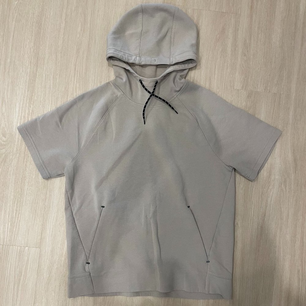 Men's Beige Short Sleeve Old Navy Sweater - Size M